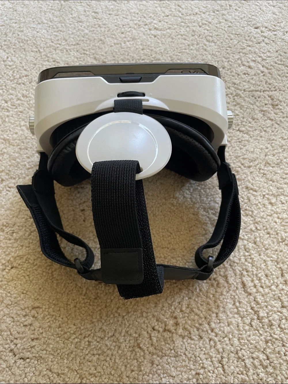 VR Headset in White and Black - Mobile VR Viewer